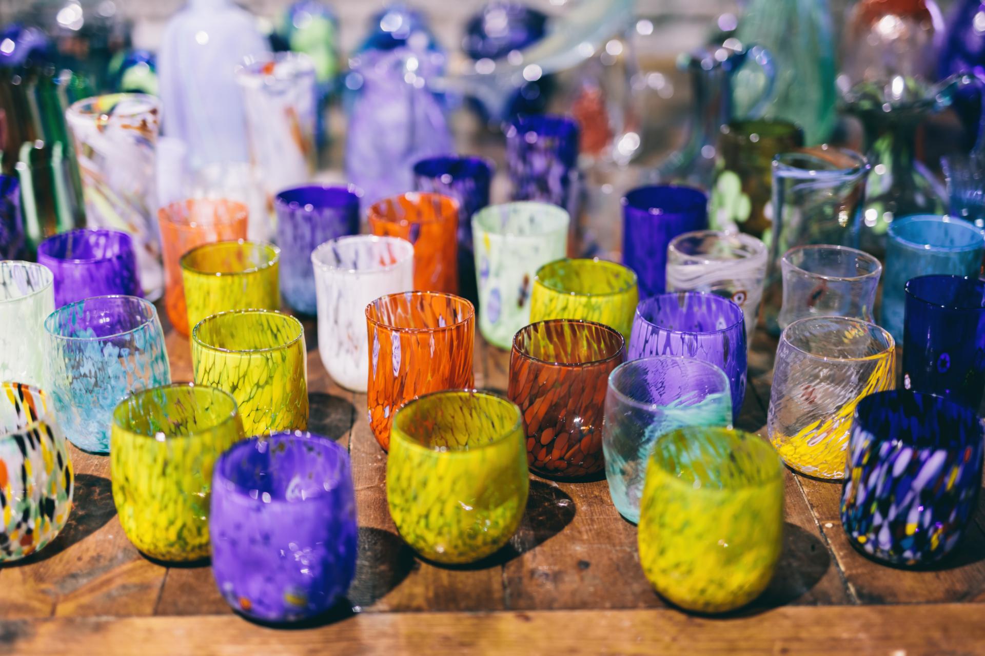 Molten glass on a blowpipe